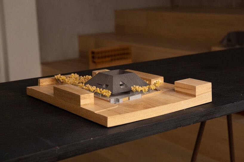 如恩设计的纪念之家是一座被花园包围的四合院 如恩设计的纪念之家是一座被花园包围的四合院