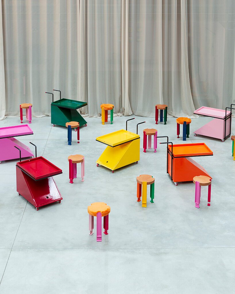 old 的 scarpette + carolino 给米兰的 nilufar depot 带来了乐趣和欢乐