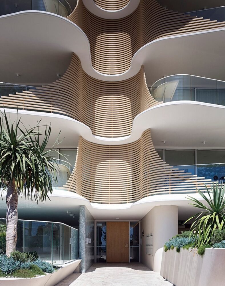 koichi takada architects builds‘norfolk’as an arrangement of overlapping undulating slabs