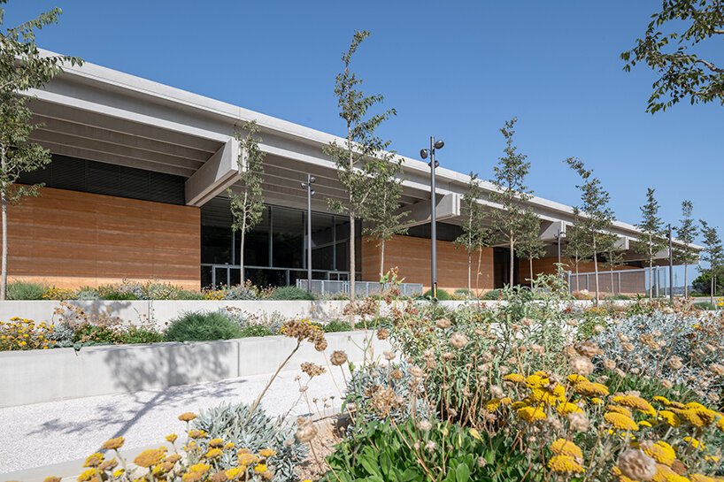 foster + partners opens narbo via, an archeological museum of layered stone