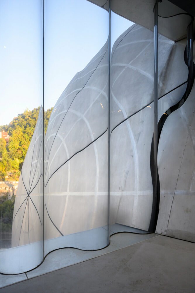 OMA 完成了台北演艺中心的三卷“插入式”建筑