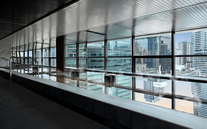 A-asterisk 的摩天大楼公共浴场俯瞰曼谷市景