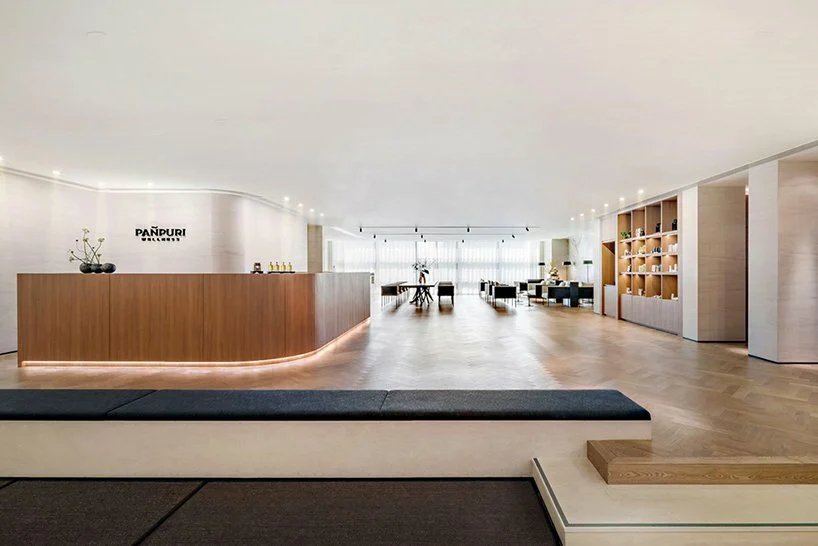 A-asterisk 的摩天大楼公共浴场俯瞰曼谷市景