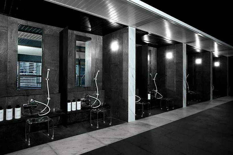 A-asterisk 的摩天大楼公共浴场俯瞰曼谷市景