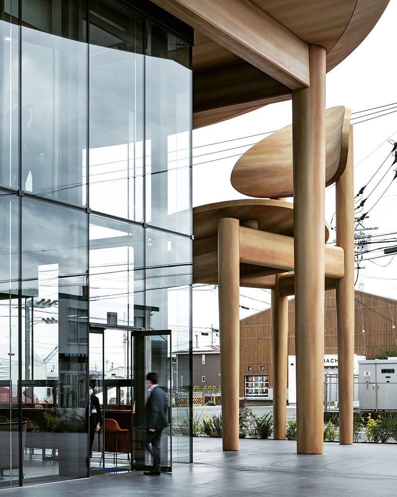 giant set of chairs and table shelters nikken sekkei