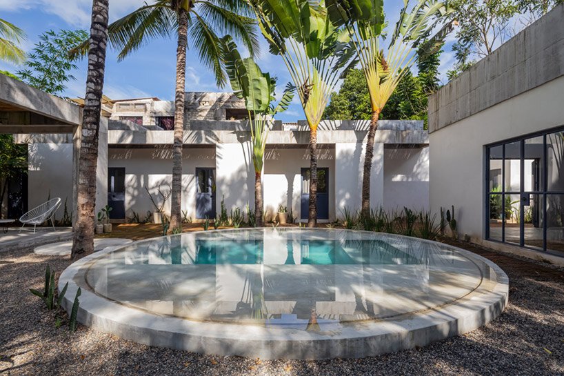 帕尔马将墨西哥废弃的“圣伊格纳西奥”房屋改造成郁郁葱葱的度假胜地