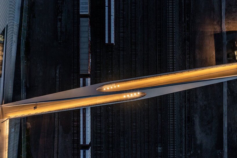 迪勒·斯科菲迪奥 + 伦弗罗设计的流畅的“公园联合桥”面朝科罗拉多落基山脉