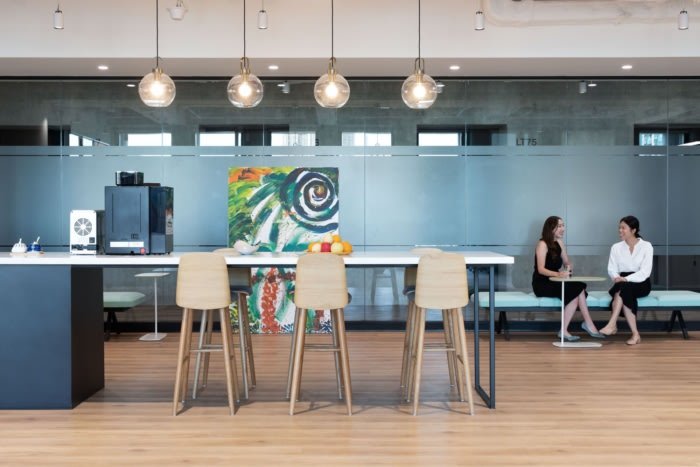 鼎睿再保险办事处 – 香港