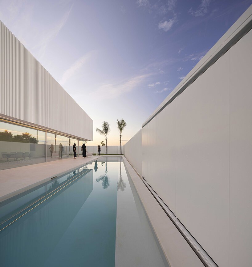 fran silvestre arquitectos 完成了西班牙皮耶拉透水住宅