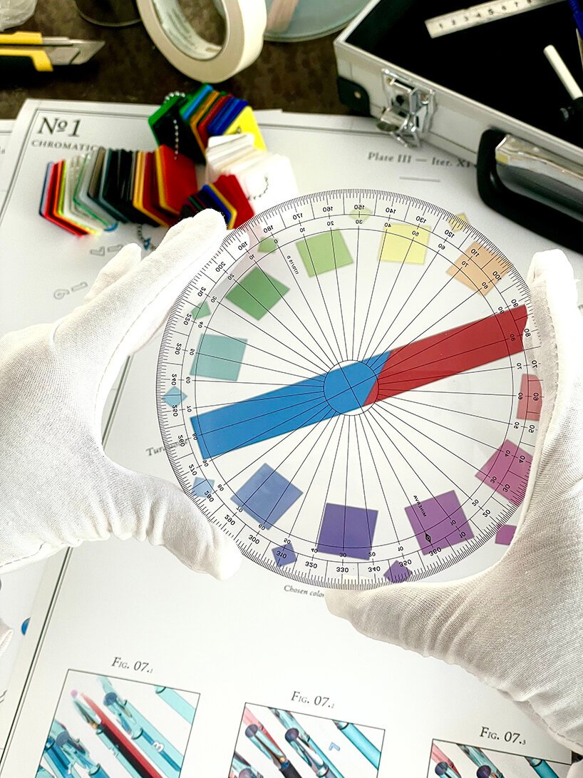 Pierre Brault 用引人入胜的日晷变化为城市建筑增添色彩