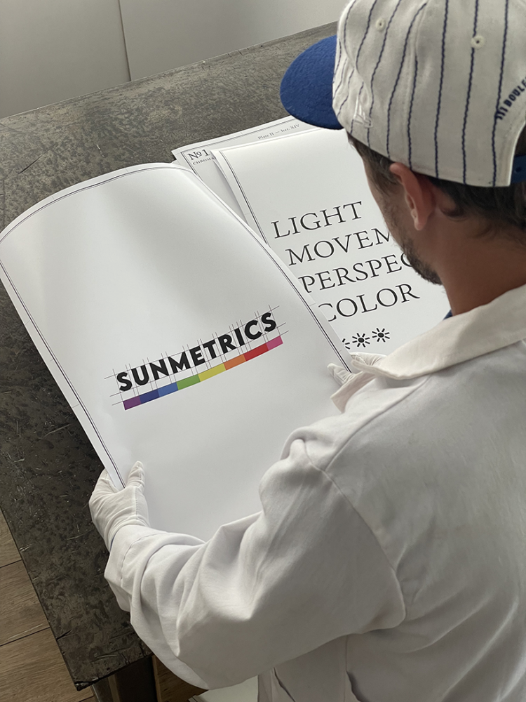 Pierre Brault 用引人入胜的日晷变化为城市建筑增添色彩