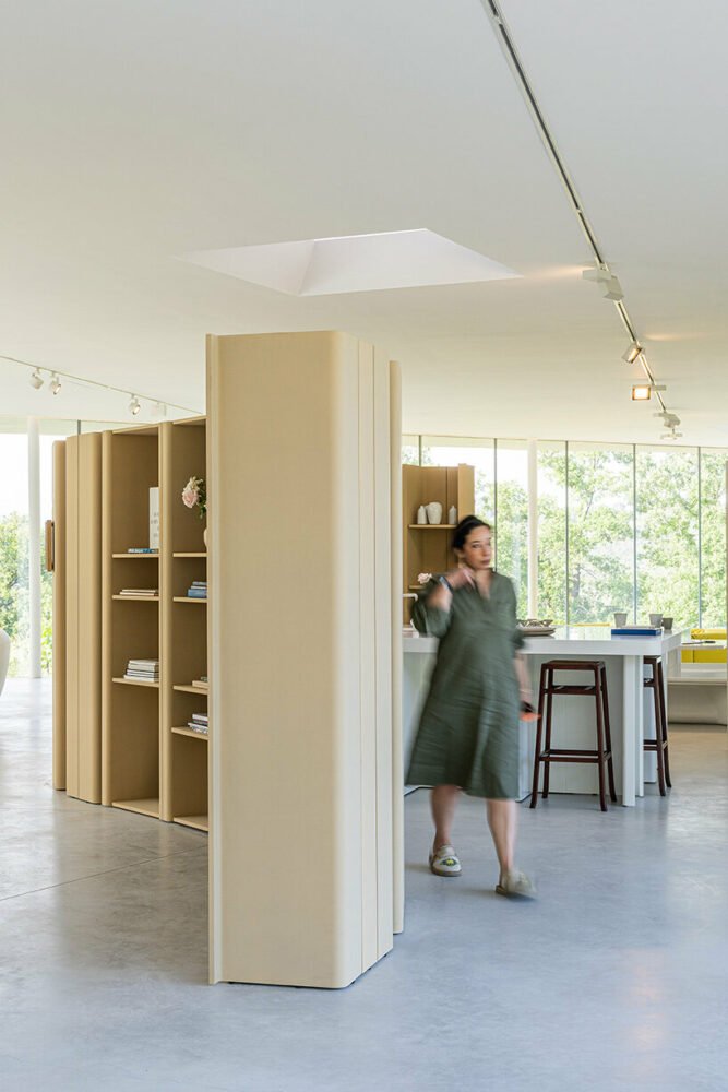 pierre paulin’s works converse with oscar niemeyer’s architecture at château la coste show