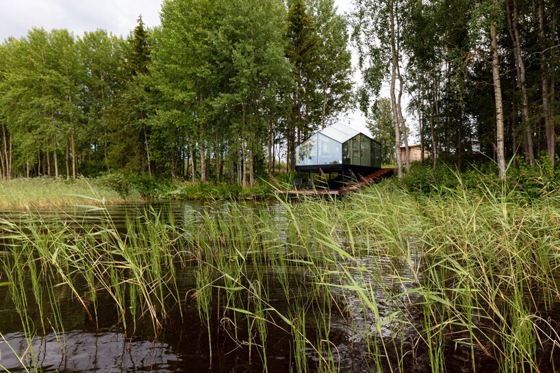 mirrored glass cabin by pirinen & salo disappears into finland