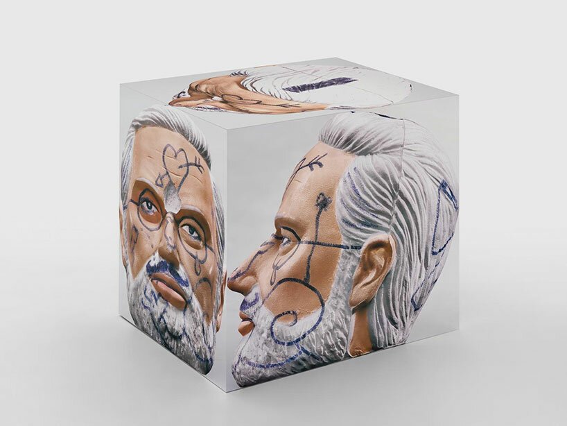 urs fischer 的办公椅顽皮地跳舞,模仿人类行为 urs fischer 的办公椅顽皮地跳舞,模仿人类行为