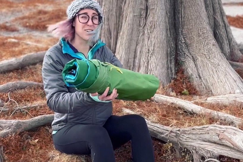 折叠式 pontos 皮划艇仅重 7 磅，可折叠成小帐篷大小