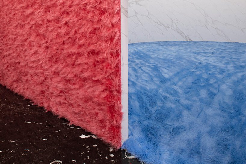 Miuccia Prada、雷姆·库哈斯 (Rem Koolhaas) 等人讨论 Prada 2021 秋冬女装秀和纹理套装