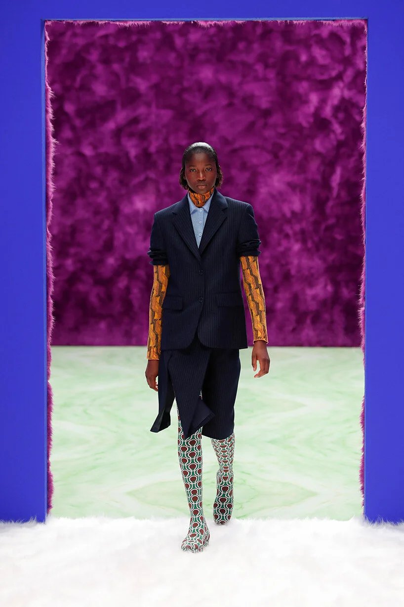 Miuccia Prada、雷姆·库哈斯 (Rem Koolhaas) 等人讨论 Prada 2021 秋冬女装秀和纹理套装