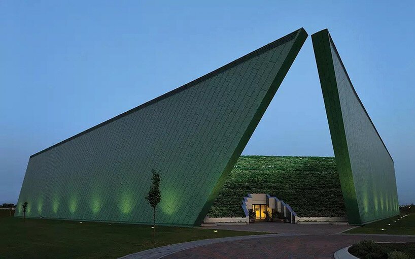 绿色建筑先驱埃米利奥·安巴斯在威尼斯意大利馆庆祝