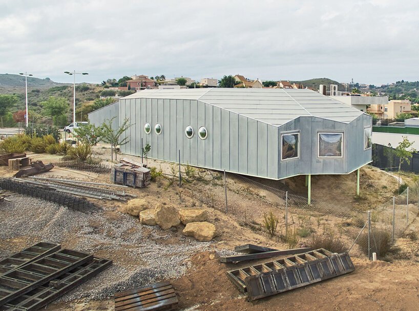 这座“兰布拉气候屋”正在恢复曾经因城市化而遭到破坏的丰富生态系统