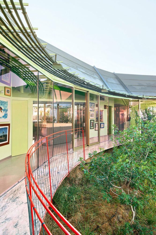 这座“兰布拉气候屋”正在恢复曾经因城市化而遭到破坏的丰富生态系统