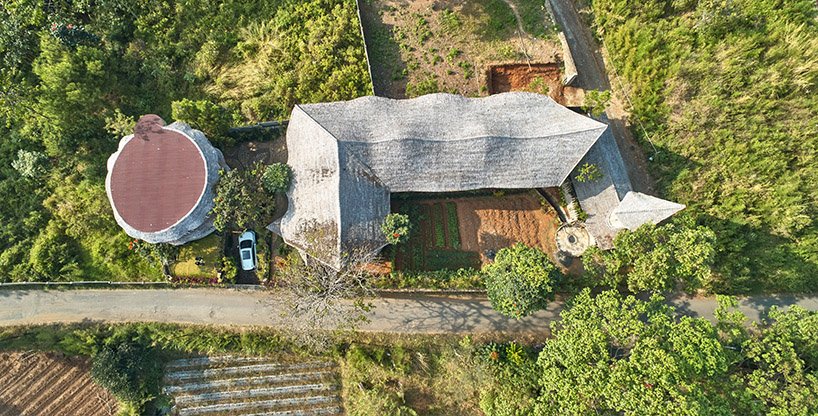 印度尼西亚 RAW 建筑使用再生塑料 + 竹子建造工作室和住宅 印度尼西亚 RAW 建筑使用再生塑料 + 竹子建造工作室和住宅