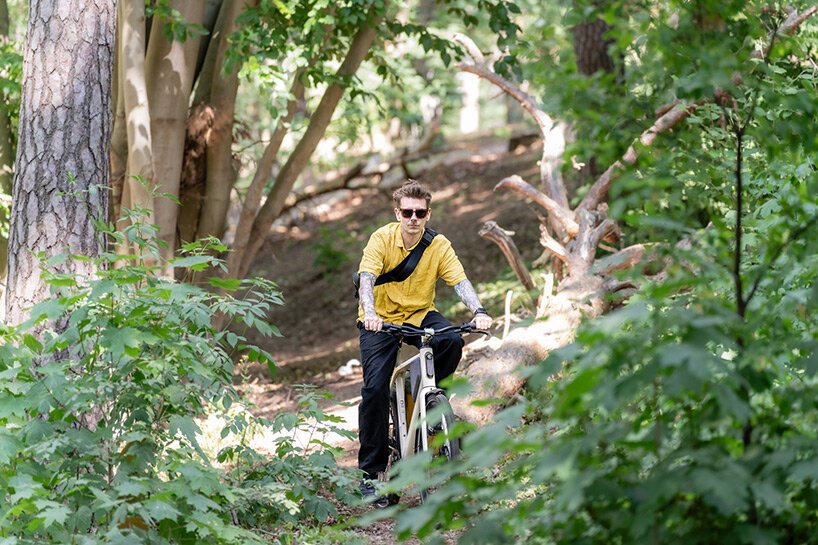 LEMMO 一款混合动力电动自行车可在手动 / 电动骑行之间无缝切换