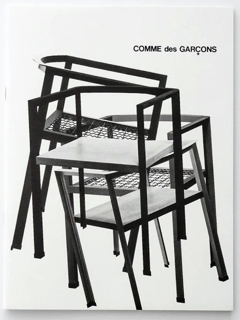 川久保玲为东京 gallery licht 画廊的 Comme des garçons 设计的锡椅