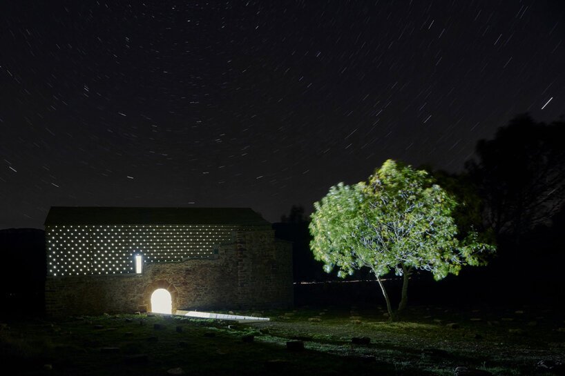 Sebastián arquitectos 修复了西班牙圣地亚哥卡米诺沿线的一座古老修道院 Sebastián arquitectos 修复了西班牙圣地亚哥卡米诺沿线的一座古老修道院