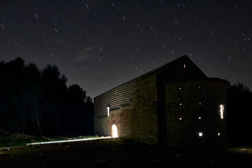 Sebastián arquitectos 修复了西班牙圣地亚哥卡米诺沿线的一座古老修道院 Sebastián arquitectos 修复了西班牙圣地亚哥卡米诺沿线的一座古老修道院