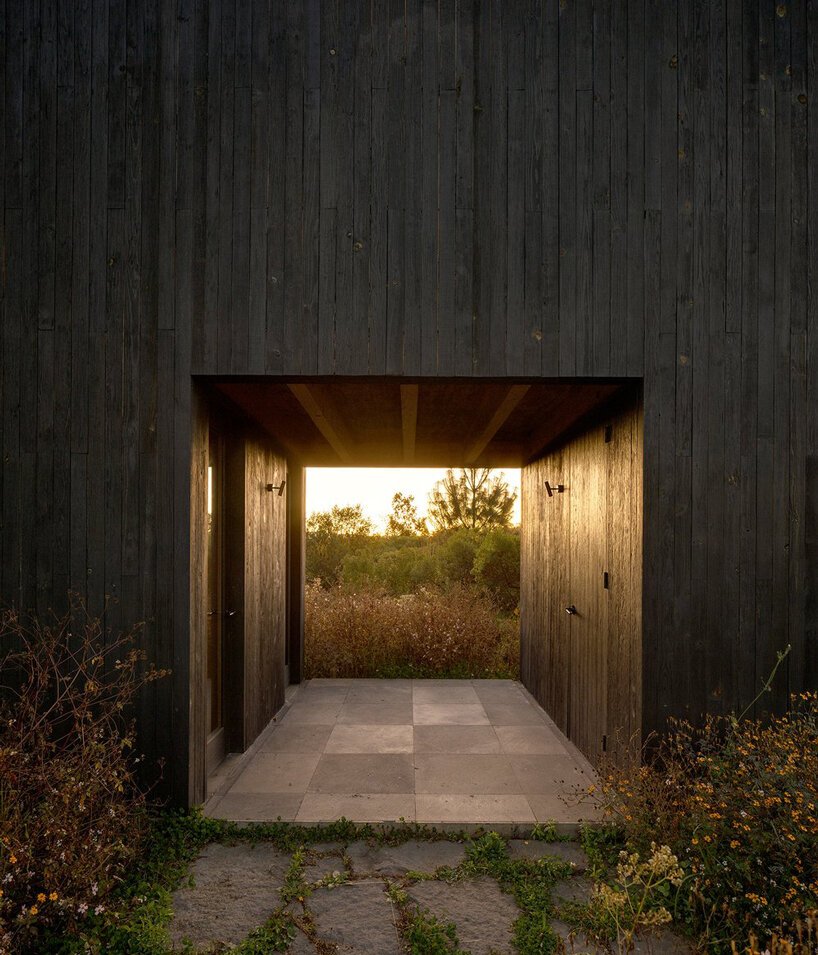 墨西哥的净零休养地结合了住宅、工作室和离网浴室