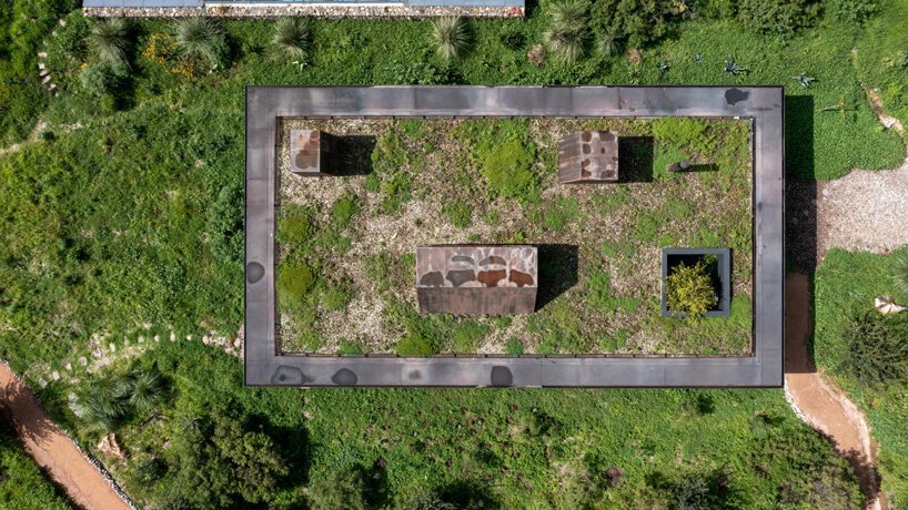 墨西哥的净零休养地结合了住宅、工作室和离网浴室