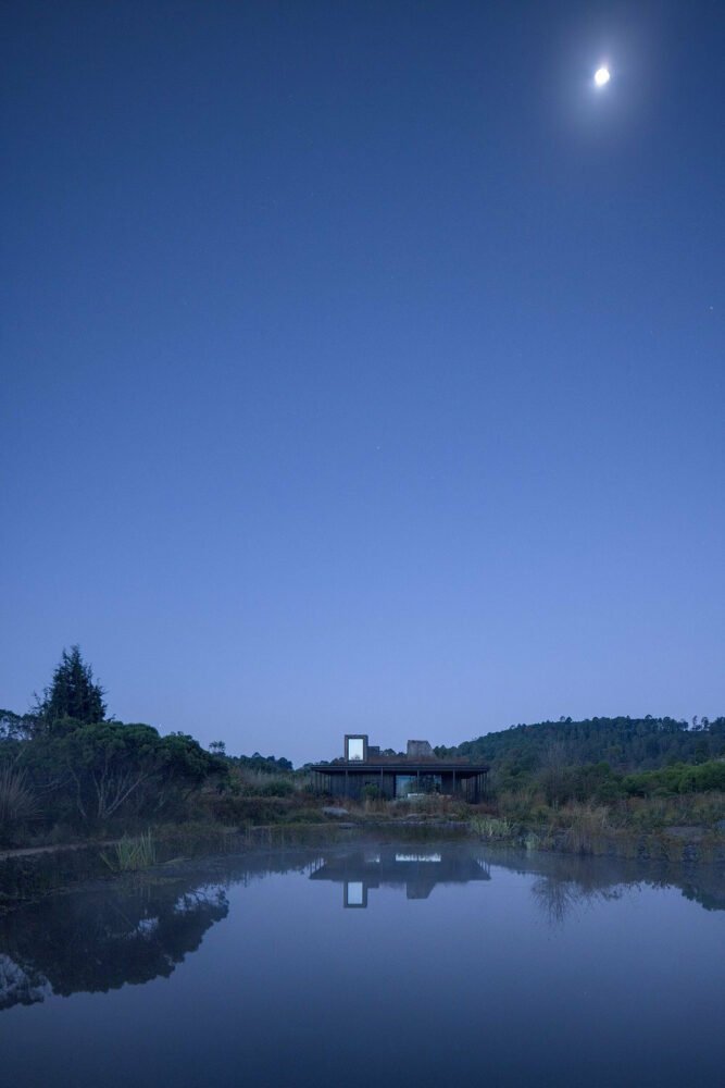 墨西哥的净零休养地结合了住宅、工作室和离网浴室