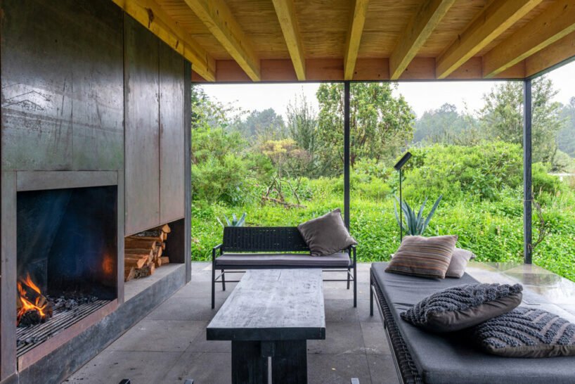 墨西哥的净零休养地结合了住宅、工作室和离网浴室