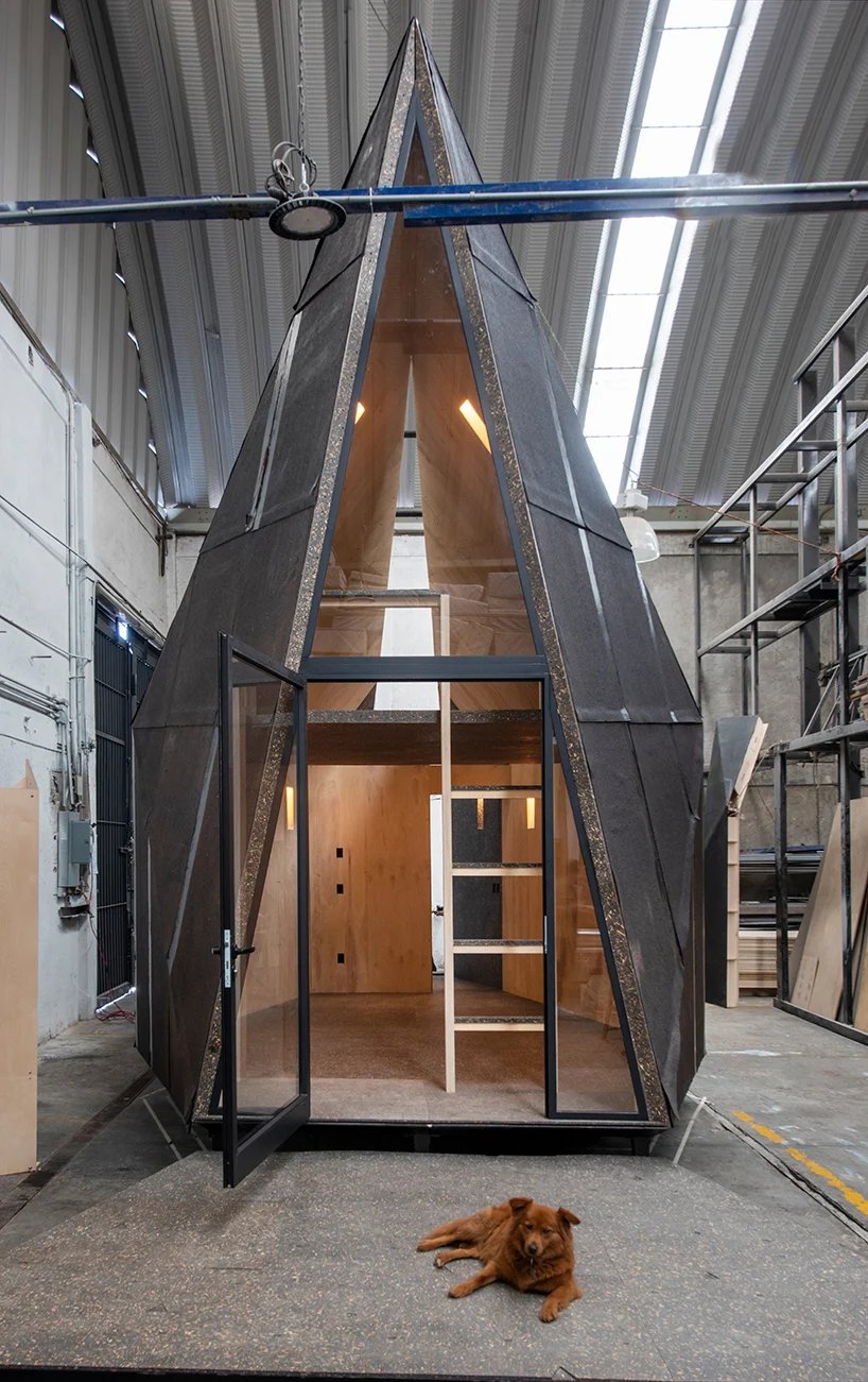 rojkind-arquitectos-prefab-pyramidal-getaway-cabins-mexico-designboom-t