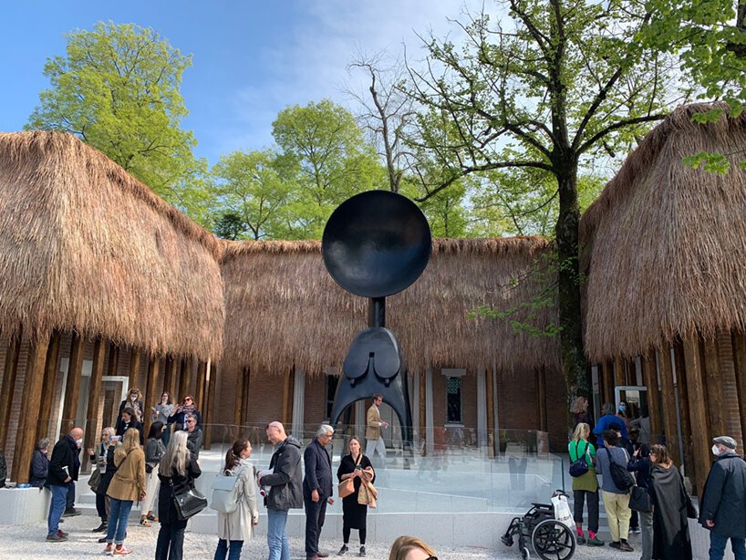 西蒙·李代表美国参加威尼斯艺术双年展