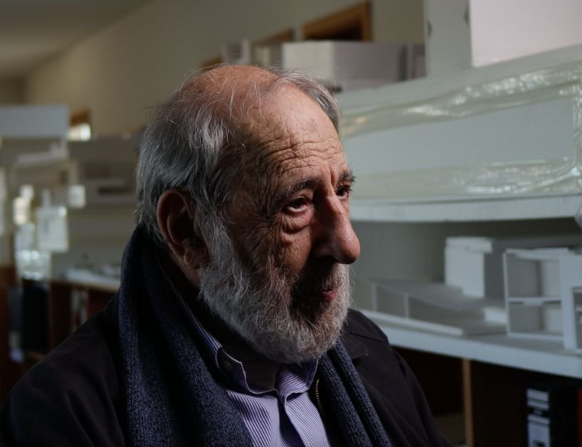 siza is an immersive documentary through the mind of pritzker architecture prizewinner alvaro siza vieira 1