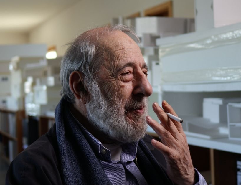siza is an immersive documentary through the mind of pritzker architecture prizewinner alvaro siza vieira 1