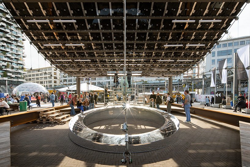 荷兰设计周上起伏的太阳能馆为游客提供庇护并收集阳光 荷兰设计周上起伏的太阳能馆为游客提供庇护并收集阳光