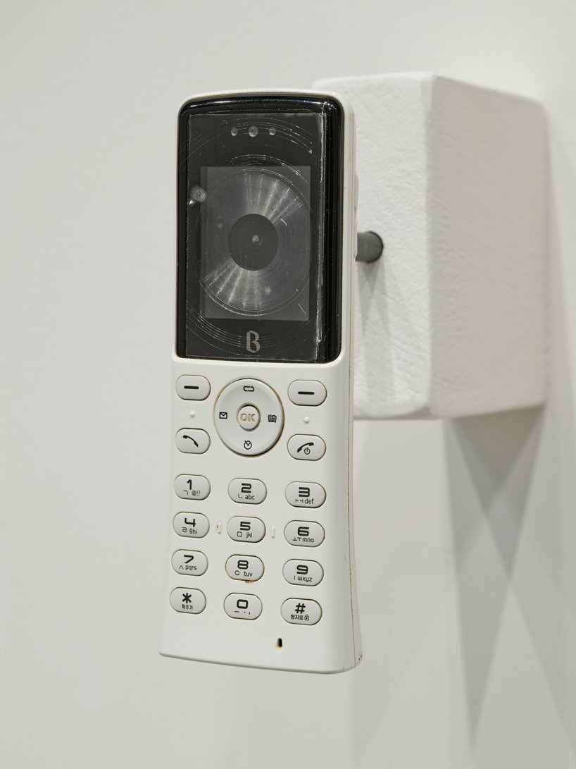 ujoo+limheeyoung 的机械留声机利用塑料废物产生音乐