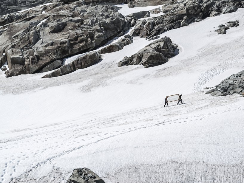 “sasso nero”是意大利阿尔卑斯山的一座铜质避难所,由 stifter + bachmann 设计 “sasso nero”是意大利阿尔卑斯山的一座铜质避难所,由 stifter + bachmann 设计