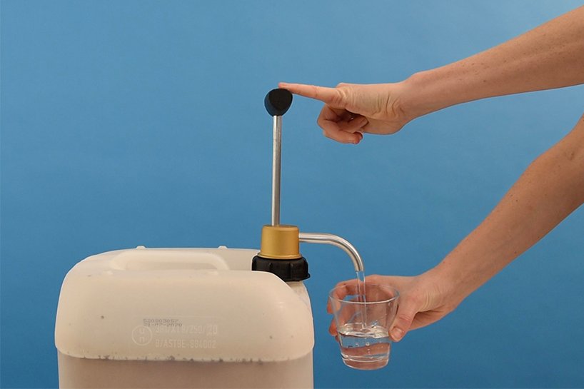 JERRY 是一种低成本过滤器，安装在油桶上以提供安全饮用水