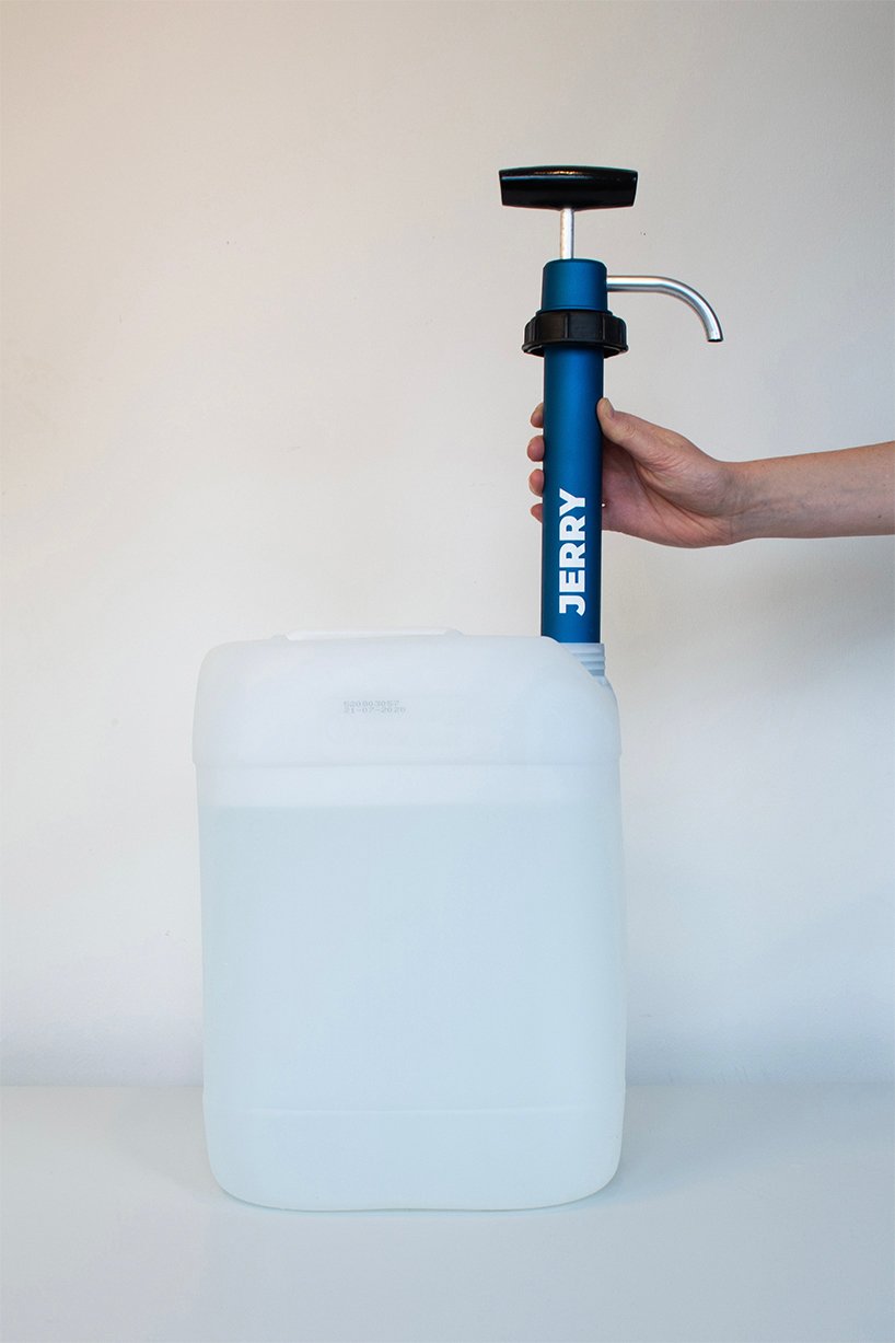 JERRY 是一种低成本过滤器，安装在油桶上以提供安全饮用水