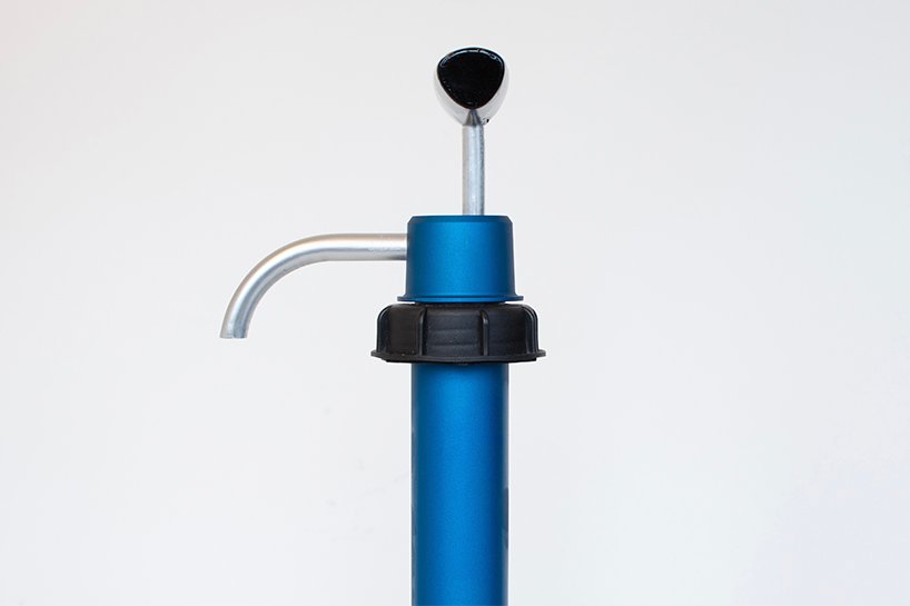 JERRY 是一种低成本过滤器，安装在油桶上以提供安全饮用水