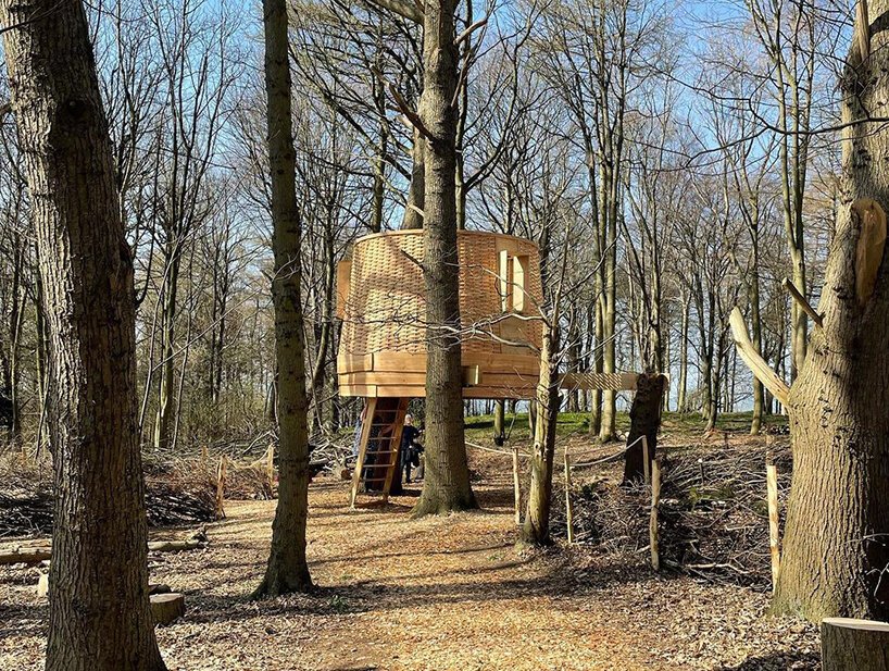 Sebastian Cox 设计的“sylvascope”树屋探索了英国的林地护理