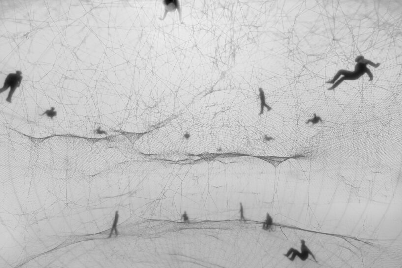 tiktokers 很喜欢 Tomás Saraceno 在纽约的大型蜘蛛网装置 tiktokers 很喜欢 Tomás Saraceno 在纽约的大型蜘蛛网装置