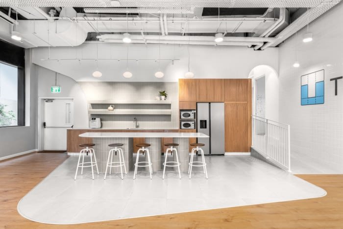 ELIYA 的 ThinkUp 办公室