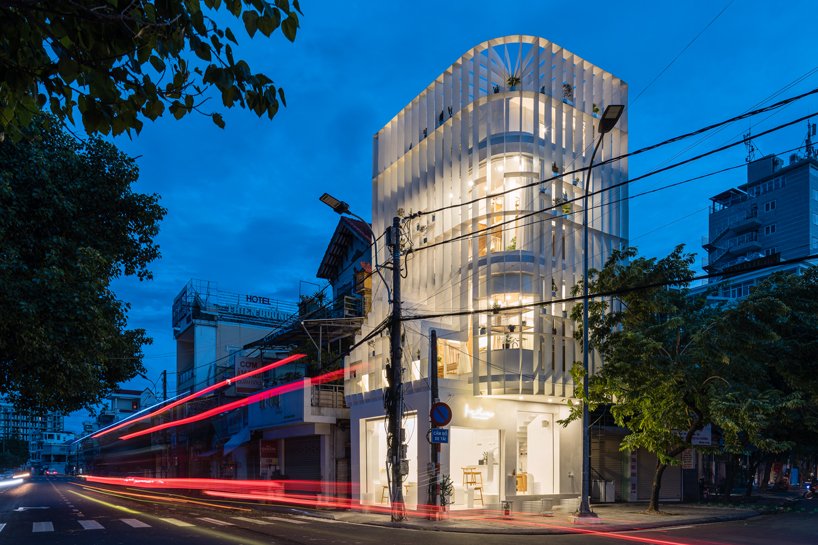 NYKAA 在越南顺化的一个角落里建了一家咖啡馆和三代家庭住宅 NYKAA 在越南顺化的一个角落里建了一家咖啡馆和三代家庭住宅