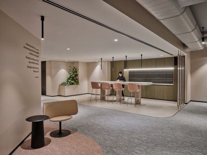 蒂拉美容办公室 - 孟买