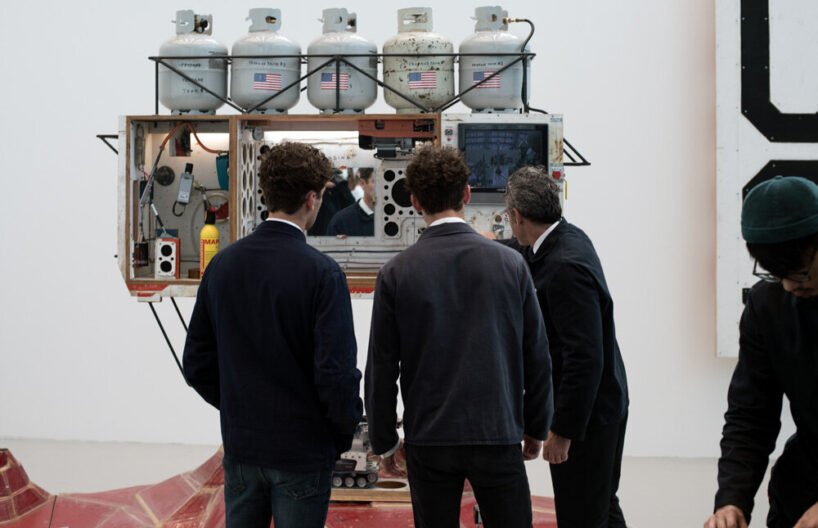 汤姆·萨克斯 (Tom Sachs) 太空计划的发射内部：汉堡 Deichtorhallen 的稀土