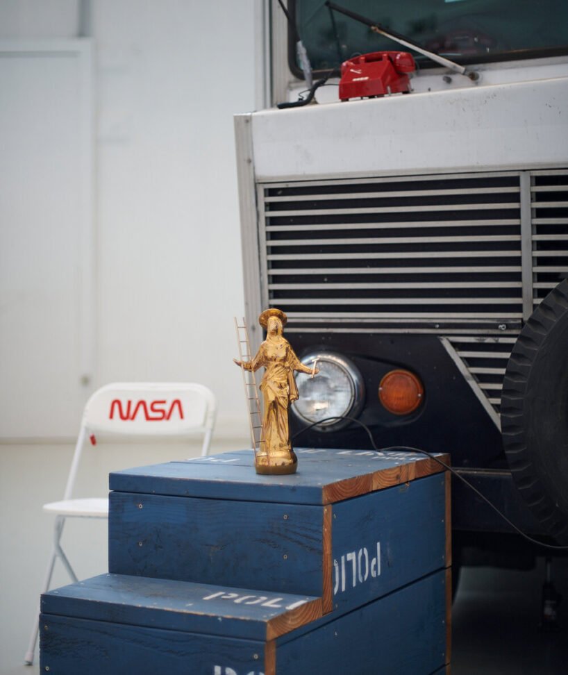 汤姆·萨克斯 (Tom Sachs) 太空计划的发射内部：汉堡 Deichtorhallen 的稀土